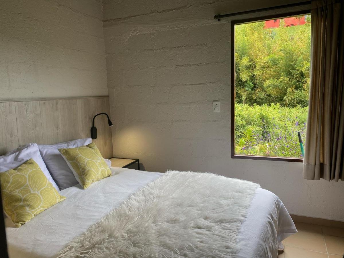 Ecolodge Bahia Del Penon Guatapé 外观 照片